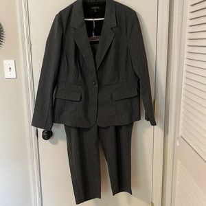 Lane Bryant women’s pinstripe pantsuit